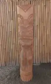Artikelbild des Artikels “Tiki-Statue im polynesischen Stil. Aus Kokosnusspalme 150cm. Ø ca. 18-28cm. Modell 4 - kompletter Körper 150 cm“